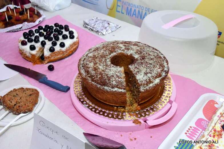 Imagen de archivo de unos postres de un concurso de repostería celebrado en Lomo Magullo (Foto TA)